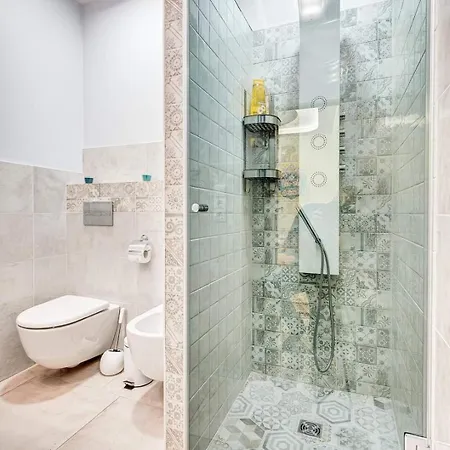 Apartmán Sauna 5 Bedrooms In Old Town & Parking