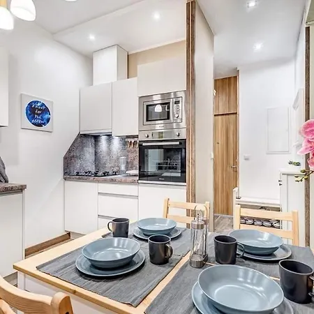 Sauna 5 Bedrooms In Old Town & Parking Apartmán