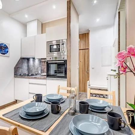 Sauna 5 Bedrooms In Old Town & Parking Apartmán