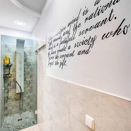 Apartmán Sauna 5 Bedrooms In Old Town & Parking