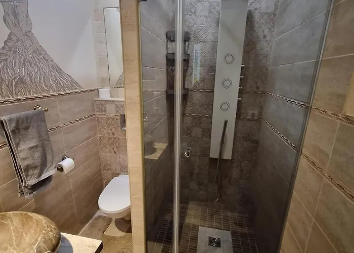 Sauna 5 Bedrooms In Old Town & Parking