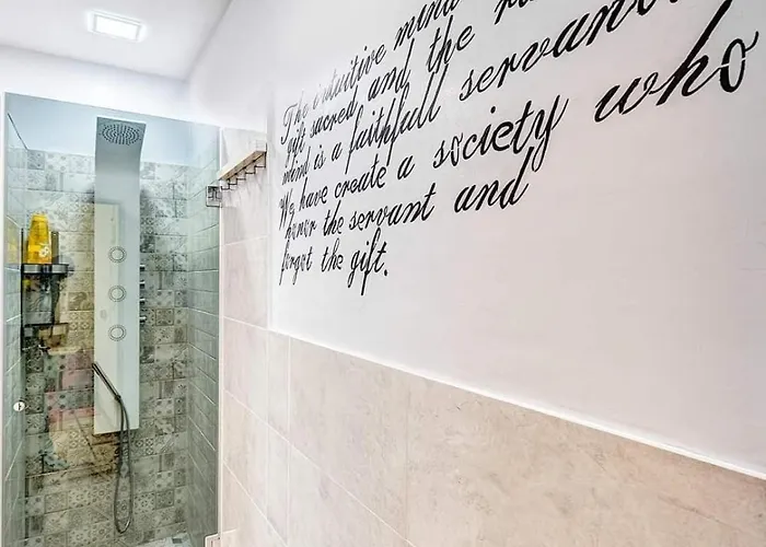 Lejlighed Sauna 5 Bedrooms In Old Town & Parking